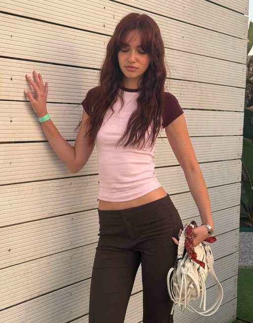 Bershka - Aansluitend T-shirt met raglanmouwen in roze, 3 van 6