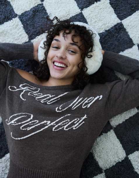 Bershka Adjustable fur earmuffs in ecru - view 1