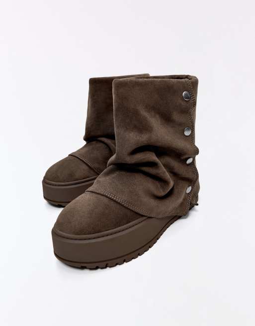 Bershka ankelboots med foder i fuskpäls i brunt, 4 av 5