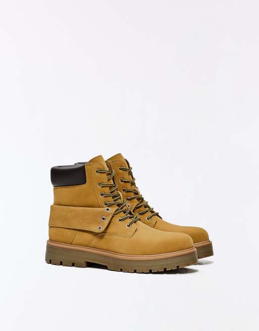 Bershka ankelboots med snörning i tan, 2 av 5