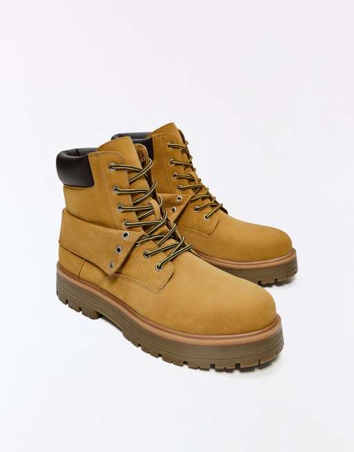 Bershka ankelboots med snörning i tan, 3 av 5