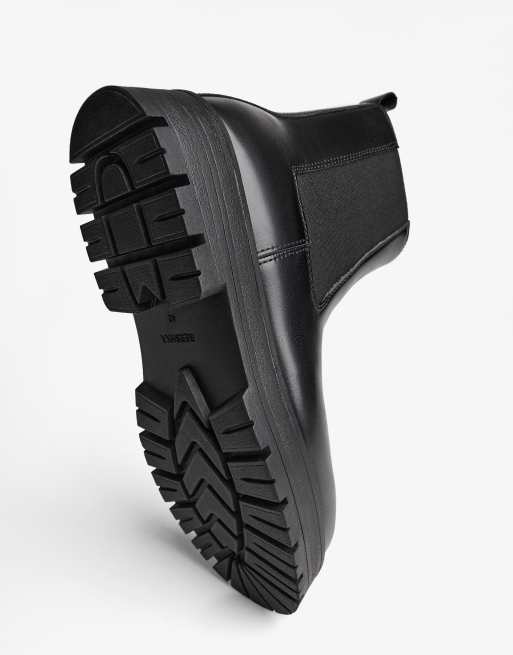 Bershka Ankle boots with elastic detail in black, 3 of 4