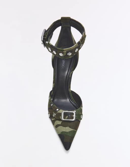 Bershka Ankle strap heeled shoes with buckle detail in green camo, 4 of 7