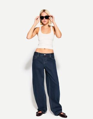 Bershka - Ärmelloses, geripptes T-Shirt in Weiß