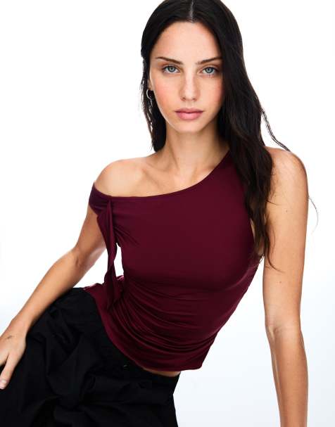 Bershka – Ärmelloses T-Shirt in Burgunderrot mit Bindedetail - view 1