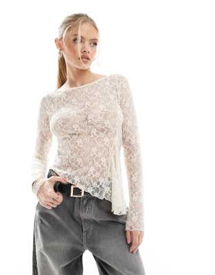Bershka Bershka asymetric lace top in ecru-Neutral