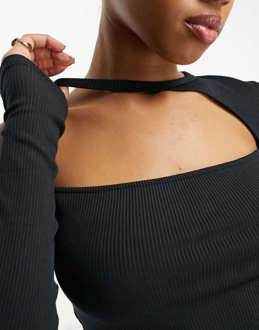 Bershka asymmetric cut out ribbed top in black, 4 of 4