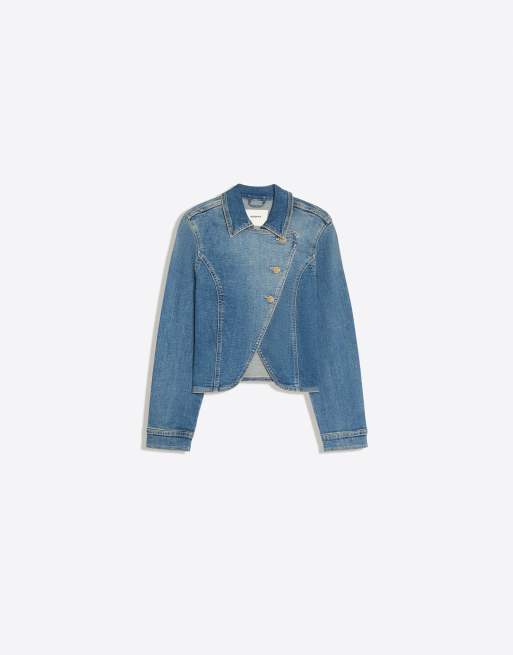 Bershka Asymmetric fitted denim jacket in denim blue, 6 of 6