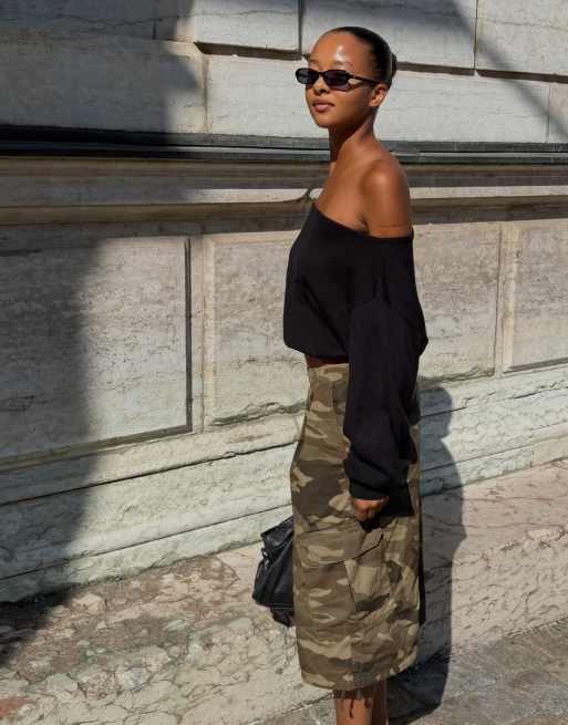 Bershka Asymmetric neck jumper in black, 4 of 5