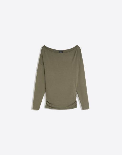 Bershka Asymmetric neck long-sleeved t-shirt in khaki, 5 of 5