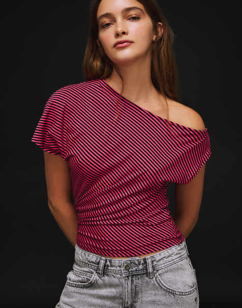 Bershka Asymmetric print short sleeve t-shirt in pink - view 1