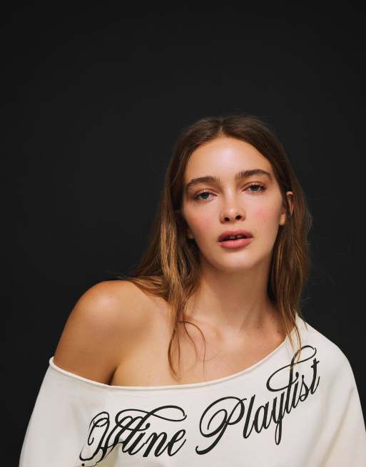 Bershka Asymmetric print sweatshirt in ecru, 2 of 4