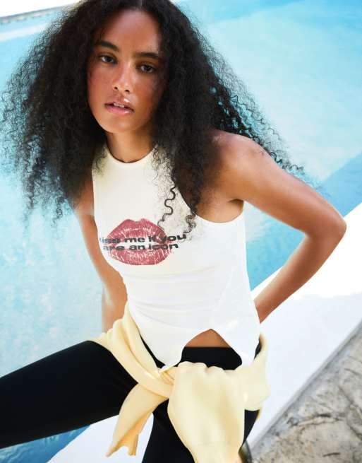 Bershka Asymmetric printed sleeveless top in white, 2 of 5
