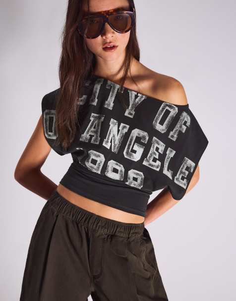Bershka - Asymmetrisch T-shirt met print en korte mouwen in lichtgrijs - view 1