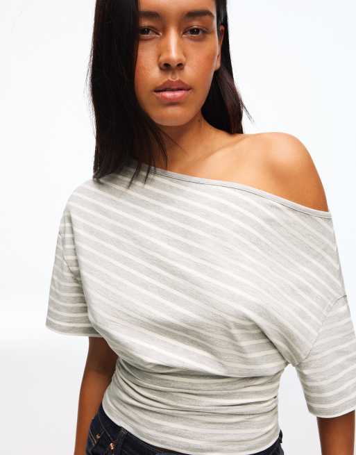 Bershka - Asymmetrisch T-shirt met print en korte mouwen in wit, 2 van 6