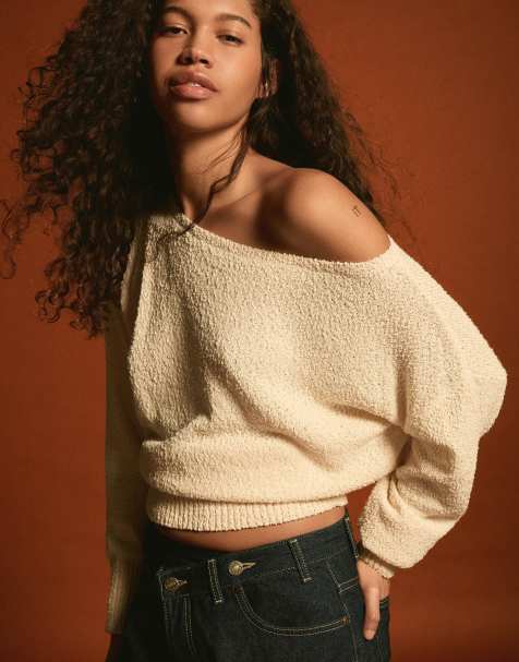 Bershka - Asymmetrische trui in ecru - view 1