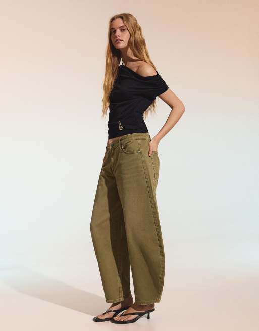 Bershka - Asymmetrische trui met riem in zwart, 2 van 4