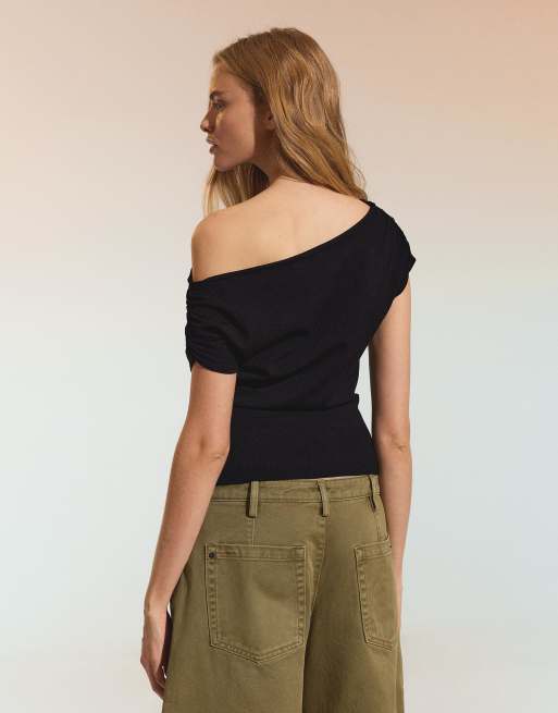 Bershka - Asymmetrische trui met riem in zwart, 4 van 4