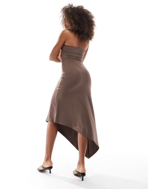 Bershka - Asymmetrische vormende maxi bandeau-jurk in bruin, 2 van 4