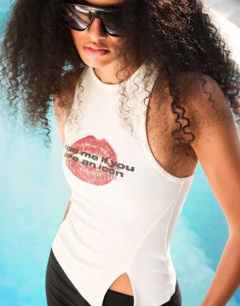 Bershka asymmetrisches ärmelloses Oberteil mit Print in Weiß - view 1