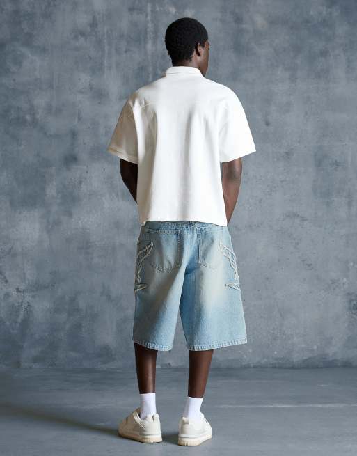 Bershka Baggy bermuda shorts with patch in light blue, 3 of 4