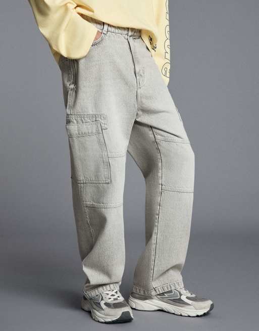 Bershka Baggy cargo jeans in light grey, 2 of 5