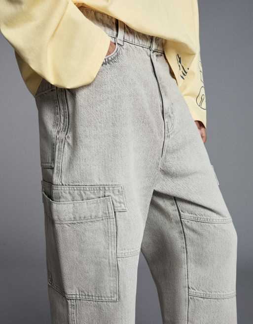 Bershka Baggy cargo jeans in light grey, 4 of 5