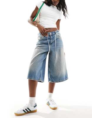 Bershka Bershka baggy denim jorts in light blue wash