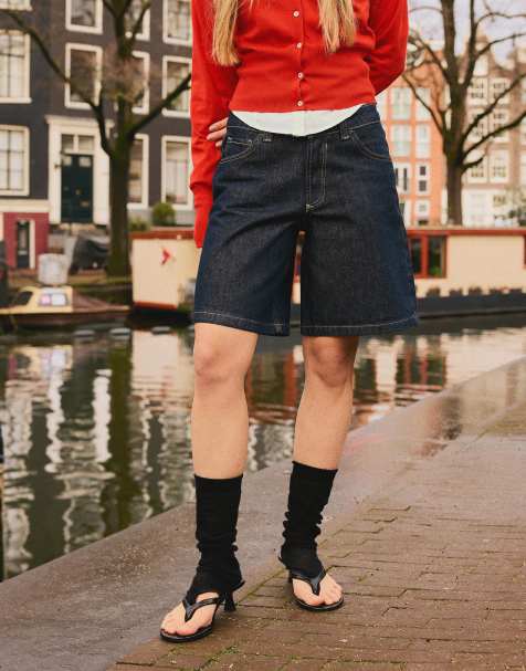 Bershka Baggy denim shorts in blue