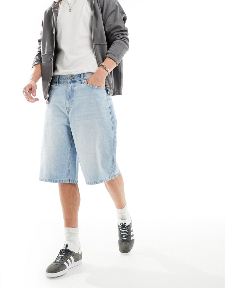 baggy denim shorts in washed blue