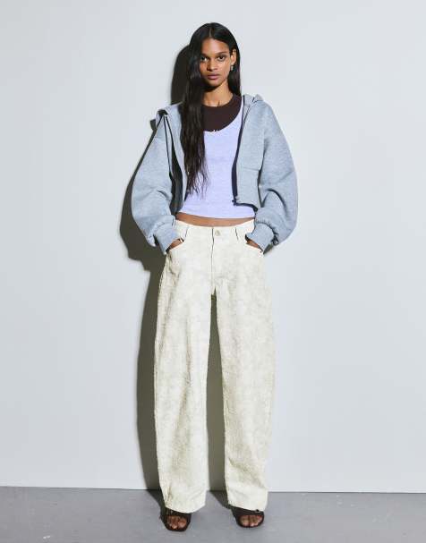 Bershka - Baggy jeans met lage taille, print en textuur in bruin - view 1