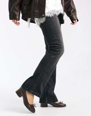 Bershka - Ballerinas in Braun mit Absatz-Brown