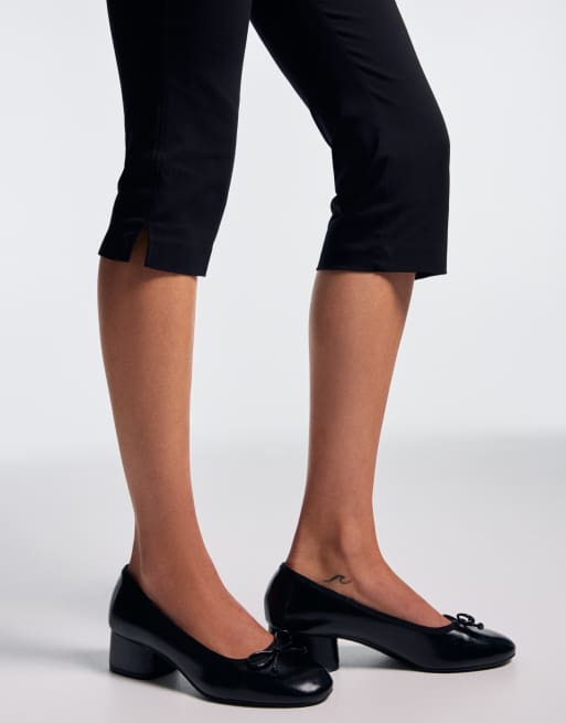 Bershka ballerinaskor med klack och rosett i svart, 7 av 7