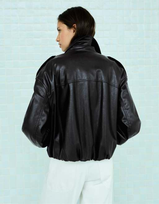 Bershka – Ballon-Jacke aus Kunstleder in Schwarz, 3 von 6