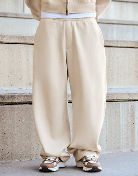 Bershka Balloon fit joggers in sand - view 1