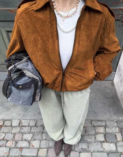 Bershka – Balloon – Jacke aus Wildlederimitat in Kamelbraun, 2 von 4