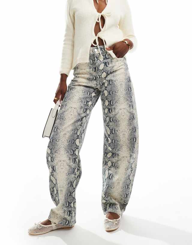 Bershka - balloon jeans in snakeskin print