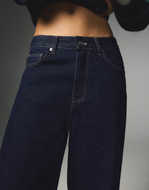 Bershka Balloon-Jeans mit Schnalle hinten in Blau, 2 von 4