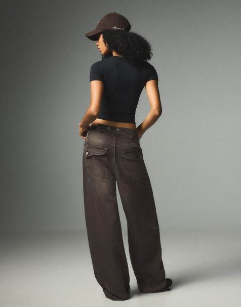 Bershka Balloon jeans with back buckle in brown - view 1