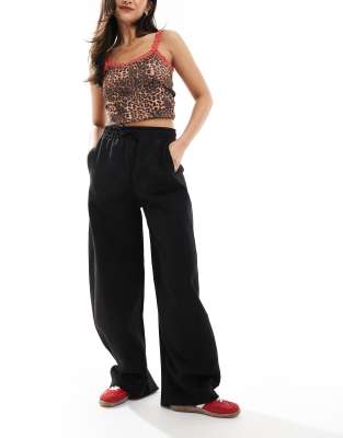 balloon leg wide leg sweatpants in black