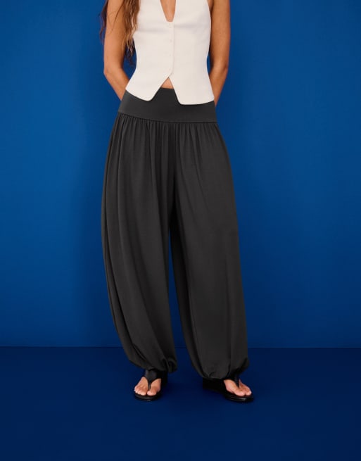 Bershka Balloon trousers with cummerbund in dark grey, 3 of 4
