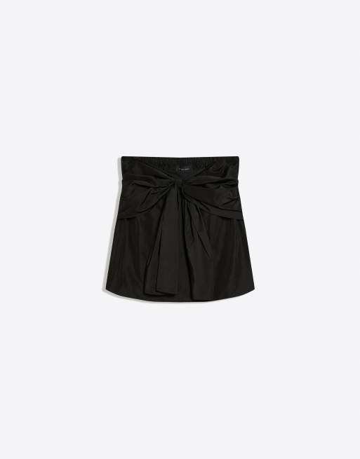 Bershka Bandeau top with tie detail in black, 4 of 4