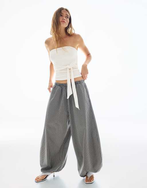 Bershka Bandeau top with tie detail in ecru, 3 of 4