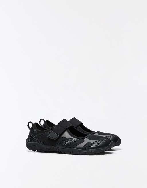 Bershka Barefoot sports ballet flats in black, 2 of 7