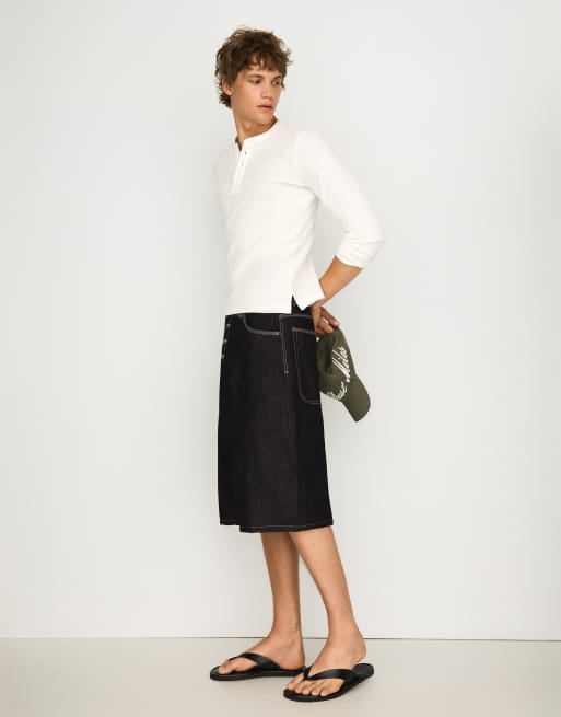 Bershka Barrel denim bermuda shorts in black, 2 of 4