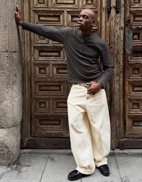 Bershka Barrel jeans in ecru - view 1