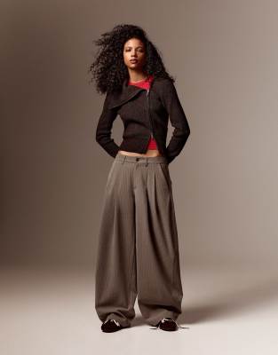 Zip Front 2