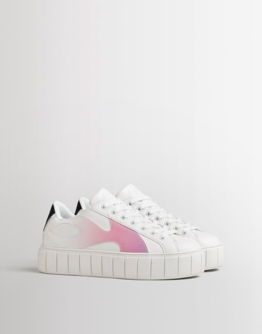 Bershka - Baskets à semelle plateforme avec flamme - Blanc
