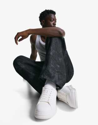 Bershka - Baskets minimalistes à lacets - Blanc