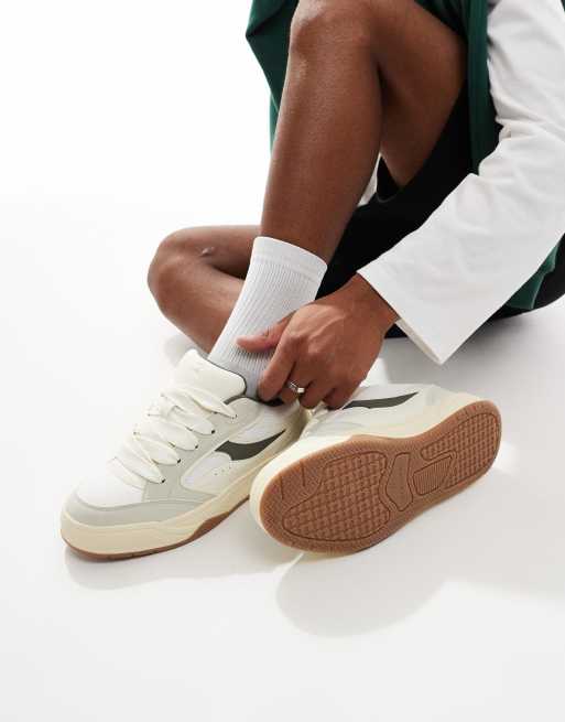 Bershka - Baskets rétro à semelle color block - Blanc